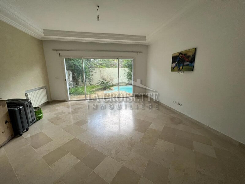 Villa S+4 avec piscine à Gammarth 